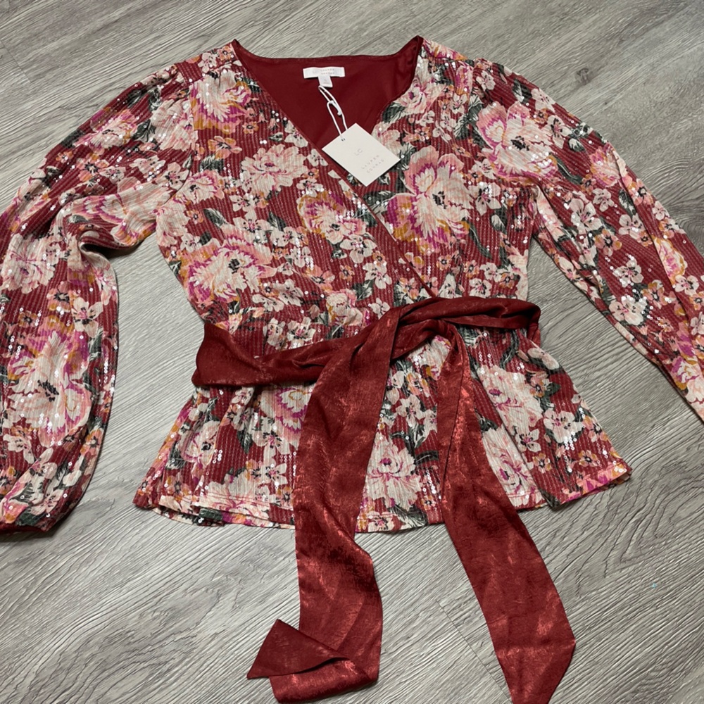 NWT Women's Long Sleeve LC Lauren Conrad  burgundy sequin floral wrap Top Size S